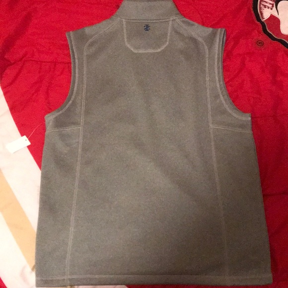 IZOD Golf Pullover - Picture 2 of 4